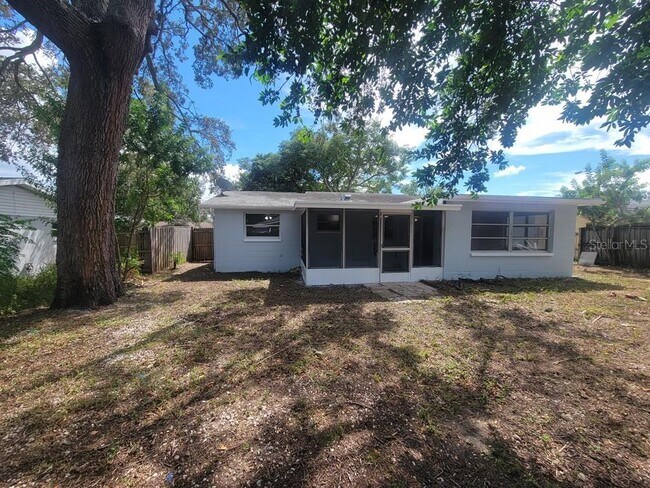 Building Photo - 7831 Sagebrush Dr