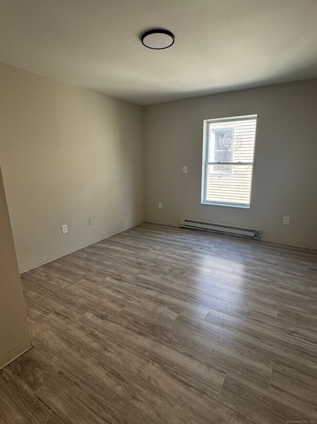 Building Photo - 50 Hunters Ave