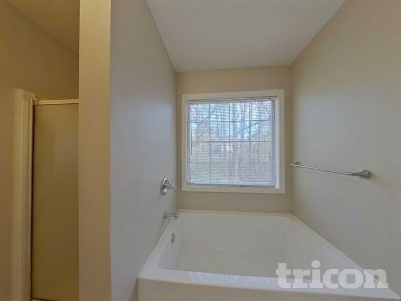 Building Photo - 5774 Broadleaf Way