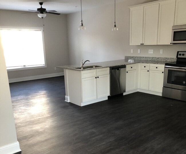 Building Photo - 2 BD 2.5 BA TOWNHOME FOR RENT NEAR TTU