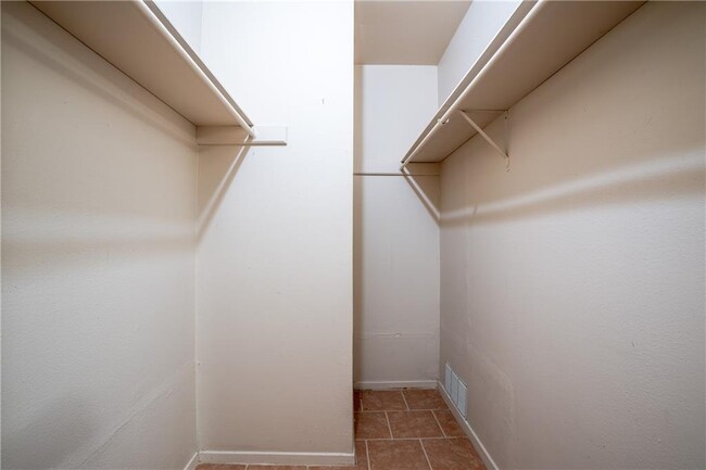 Building Photo - 9104 Quail Creek Dr