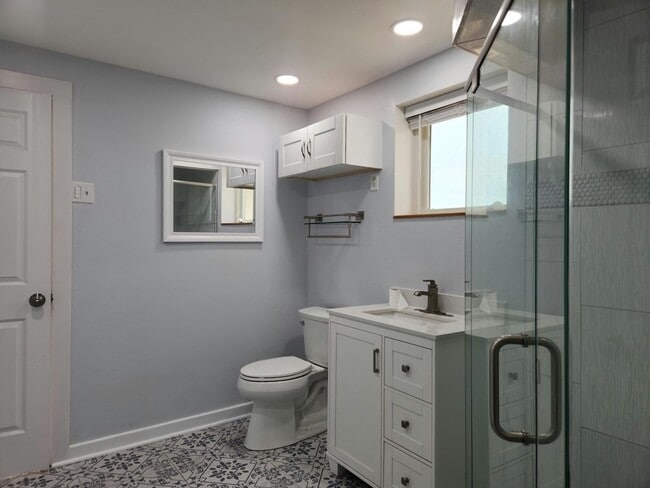 Building Photo - 100 Chula Vista Dr