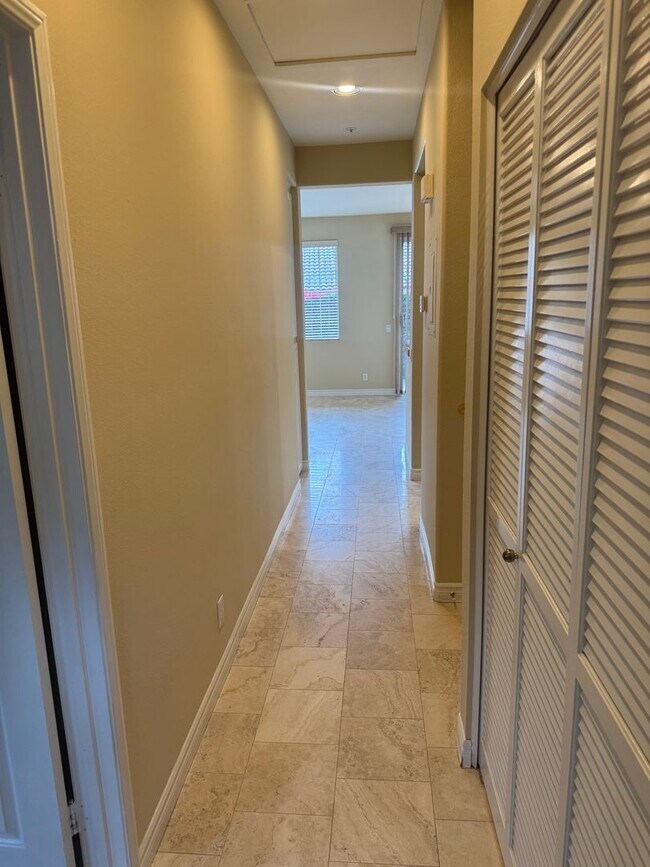 Building Photo - Beautiful 2 Bedroom/2 Bathroom + Bonus Room in Gated Community