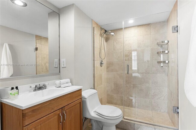 Building Photo - 9440 W Bay Harbor Dr