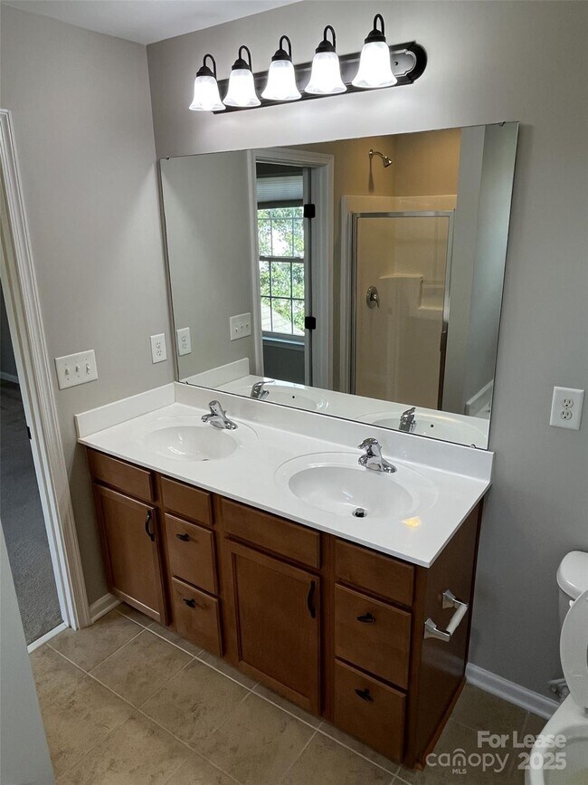Building Photo - 10855 Tailwater St