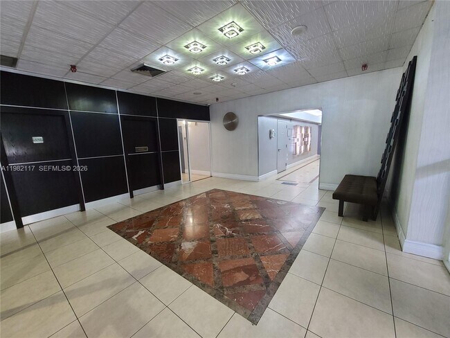 Building Photo - 850 N Miami Ave