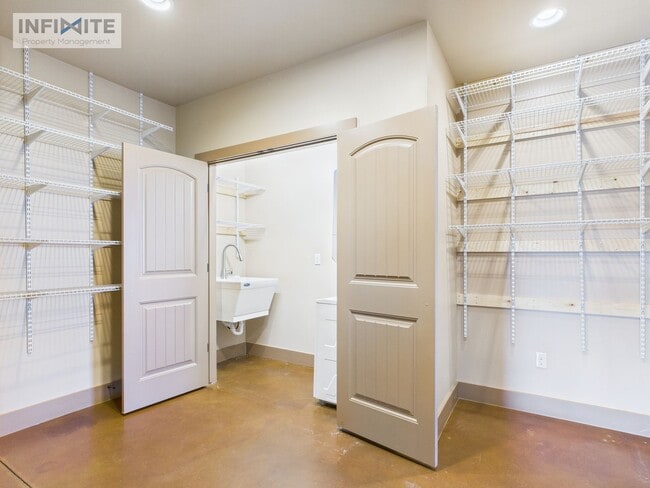 Building Photo - Montana Dream Turned Reality – One-of-a-Ki...