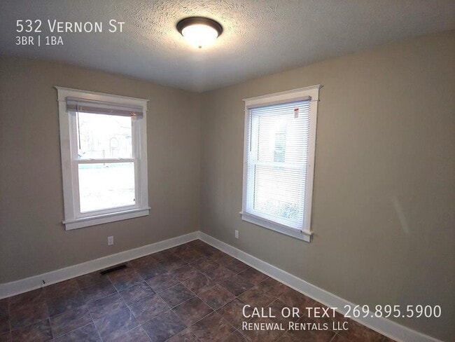 Building Photo - 532 Vernon St