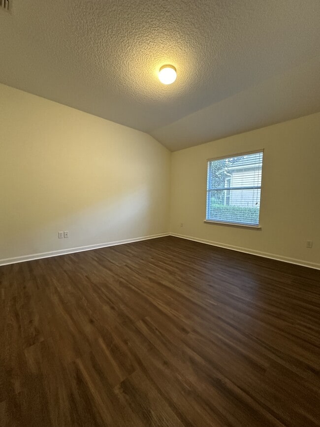 Building Photo - 5204 Comfort Ct