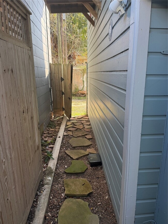 Building Photo - 2007 Avenue M