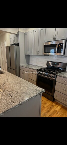 Building Photo - 96 Willis Ave