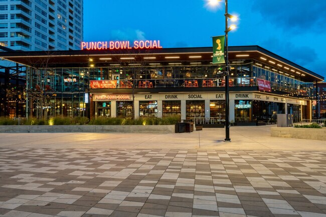 Building Photo - 550 W Juneau Ave