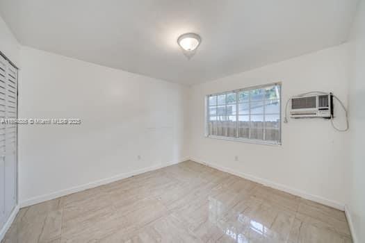 Building Photo - 1350 NE 149th St