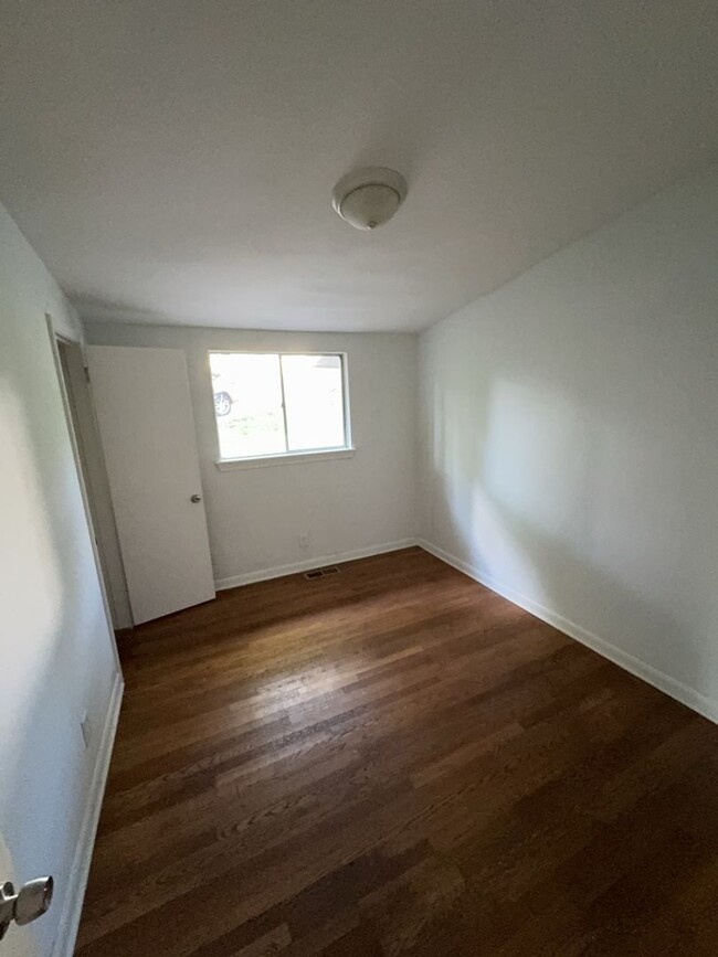 Building Photo - Pet Friendly! 3 bedroom in East Chattanoog...