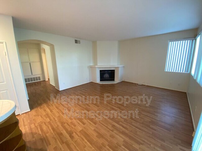 Building Photo - 32405 Corte Palacio