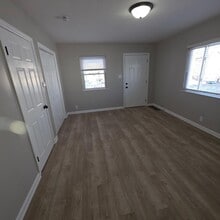 Building Photo - 705 S J St