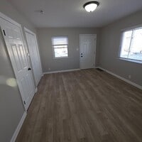 Building Photo - 705 S J St