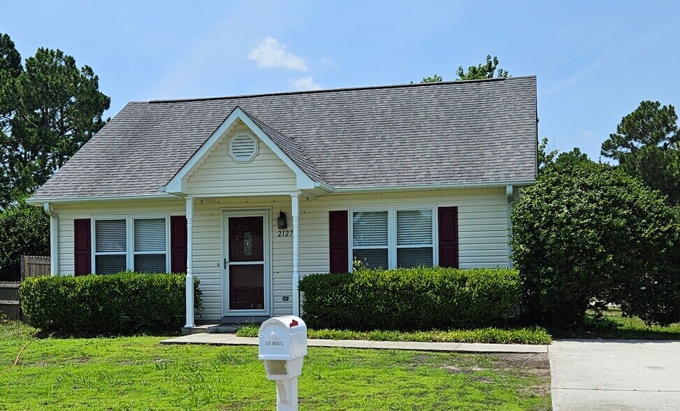 Building Photo - 2127 Winter Moss Ln