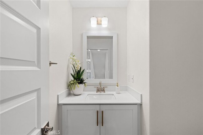 Building Photo - 27553 Sanctuary Ct
