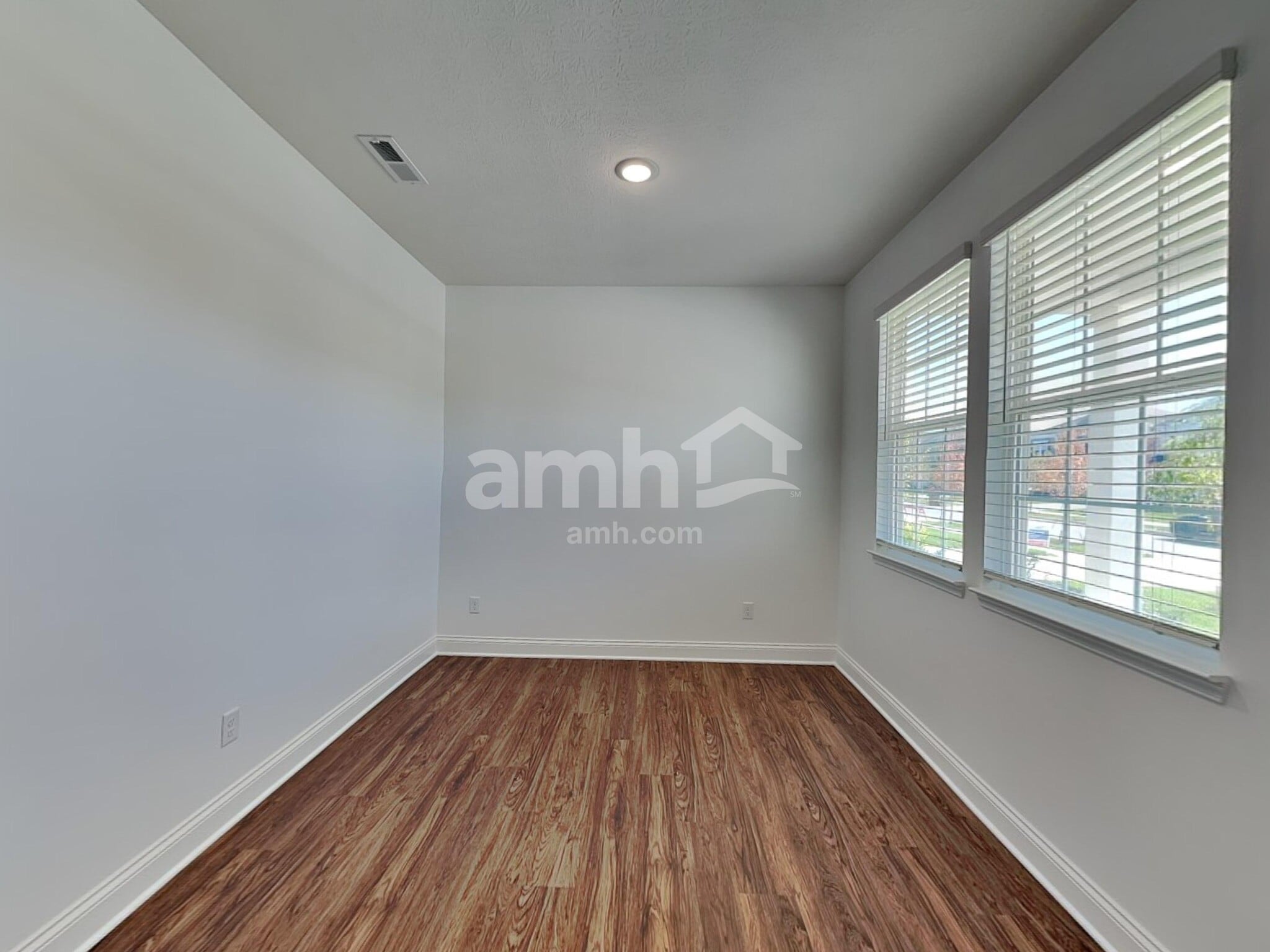 Building Photo - 8399 Northpoint Dr