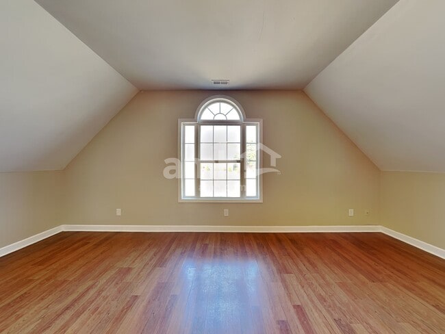 Building Photo - 103 Ridgeview Trce