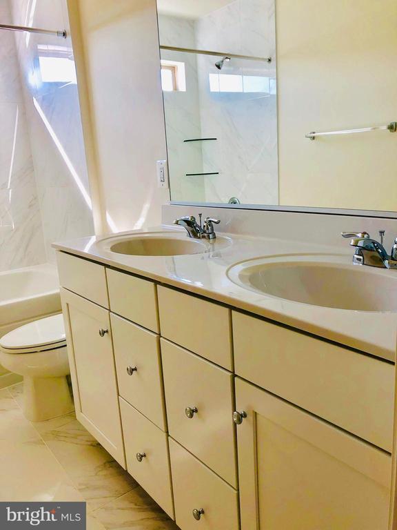 Building Photo - 124 Tolocka Terrace NE