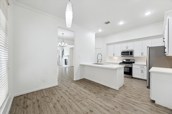 Building Photo - 13639 Brookbluff Ln