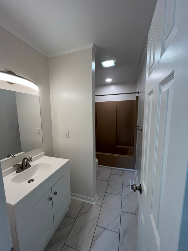 Building Photo - 122 Greenbrier Dr