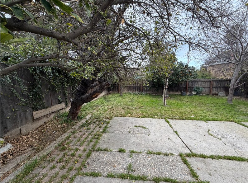 Building Photo - 1816 Lincoln Blvd