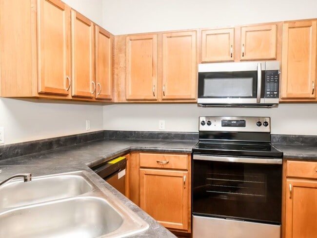 Building Photo - 3BD/3BA For Rent In Bluffs East