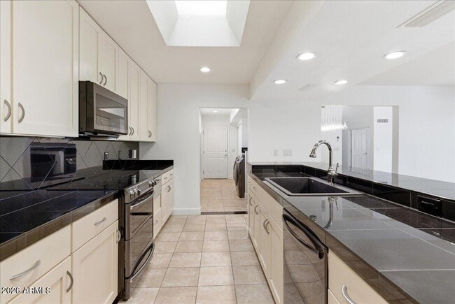 Building Photo - 5309 N 24th Pl