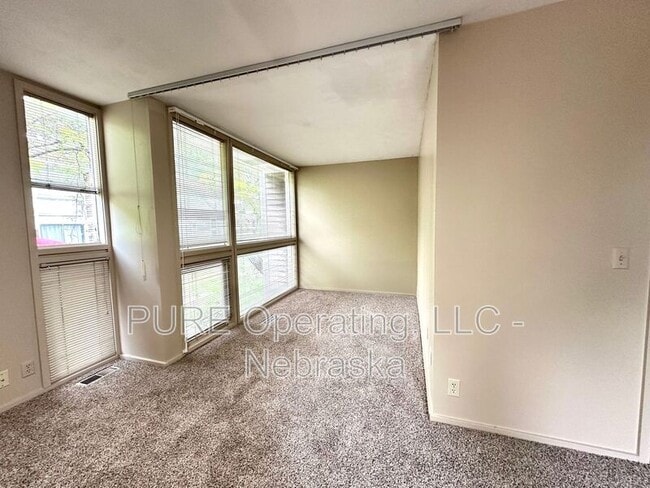 Building Photo - 1631 N 109th Plaza