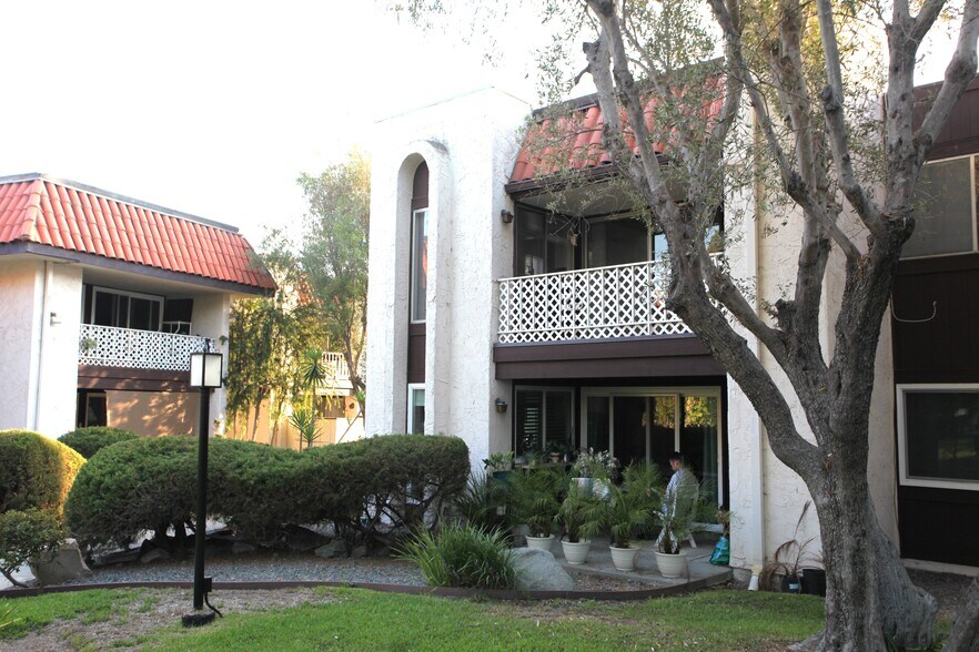 Building Photo - 6878 Navajo Rd