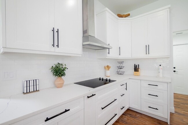 Building Photo - 13590 Jonquil Pl