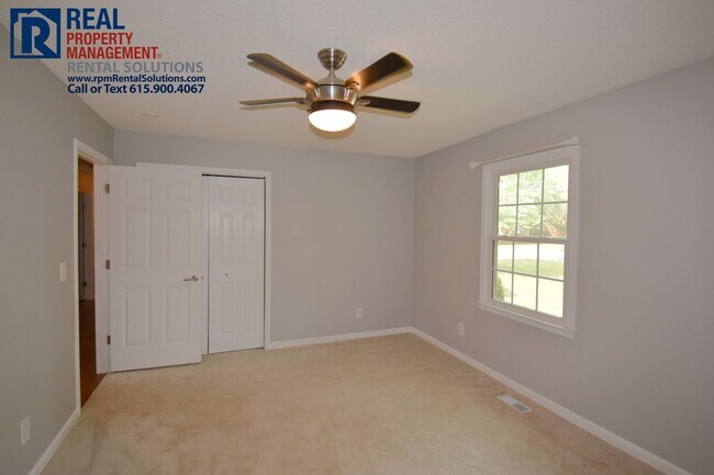 Building Photo - Amazing 4 bd 3 bath home! Fenced in yard, Attached garage and Bonus room, washer and dryer included!