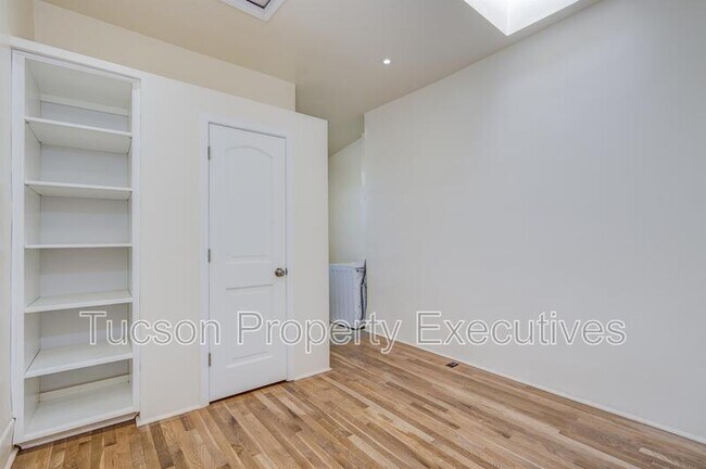 Building Photo - 89 W Simpson St