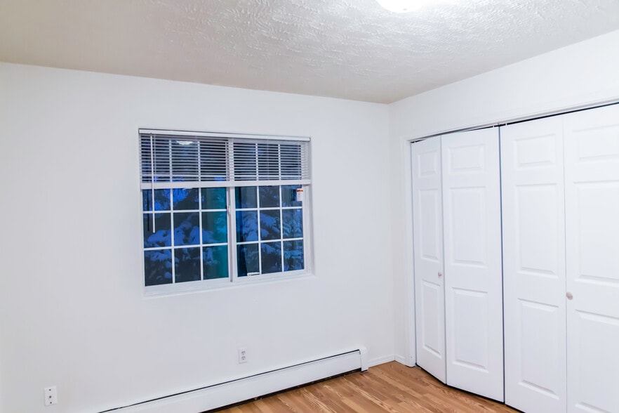 Building Photo - 1805 Dare Ave