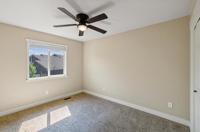 Building Photo - 940 Durum Ct