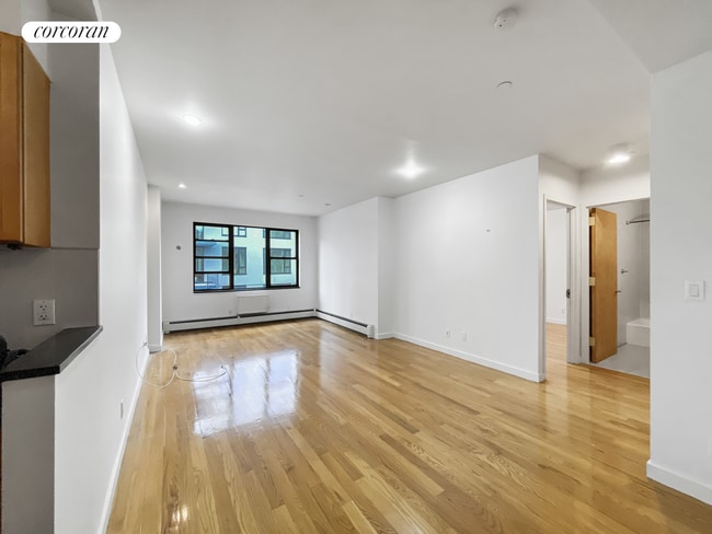 Building Photo - 150 W 111th St