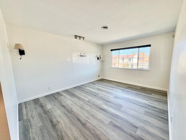 Building Photo - Spacious Single Family Home in Lakes & Birds Fremont