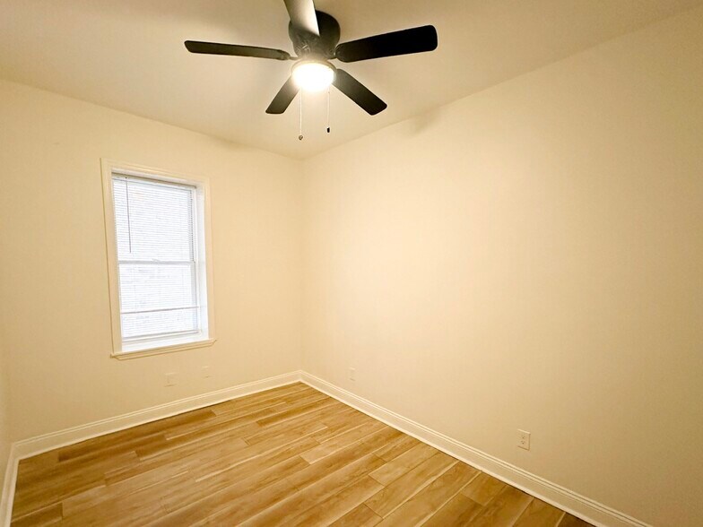 Building Photo - 2747 Armand Pl