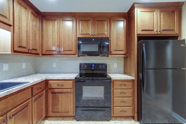 Building Photo - 2808 Ridge Ct