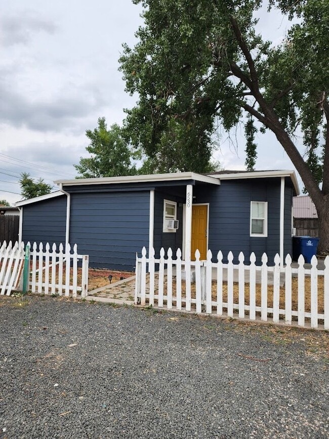 Building Photo - Long Realty & Property Management - Cozy, ...