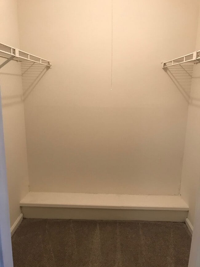 Building Photo - 8821 W Hills Ct