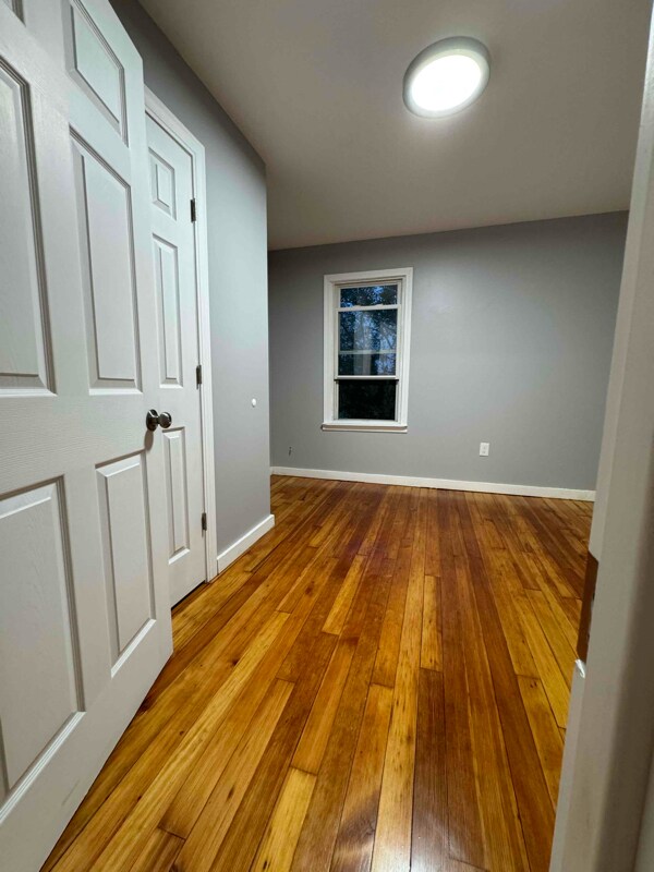 Building Photo - 12 Lucretia Ave