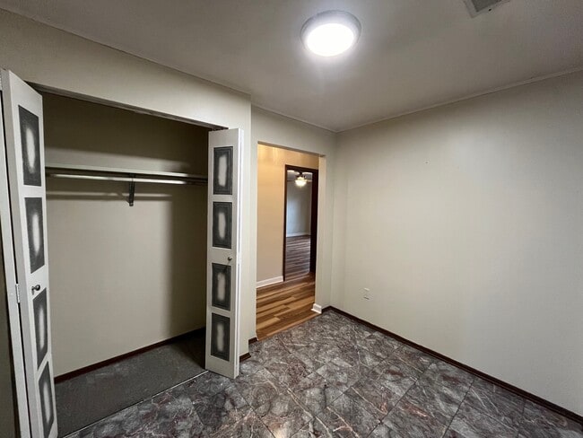 Building Photo - 7283 Beacon Hill Dr