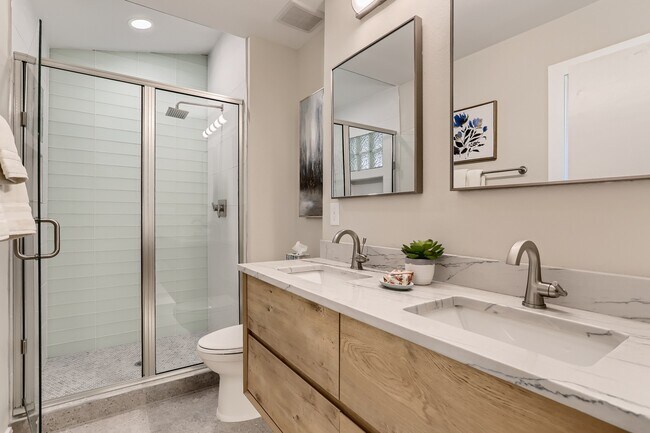 Building Photo - 2565 Teller St