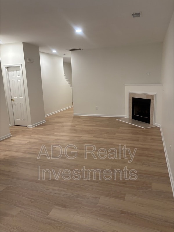 Building Photo - 2128 Whispering Way
