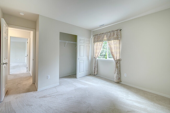 Building Photo - Bright and Sunny Two Story Monroe Three Be...