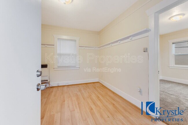 Building Photo - 1117 Sutter St